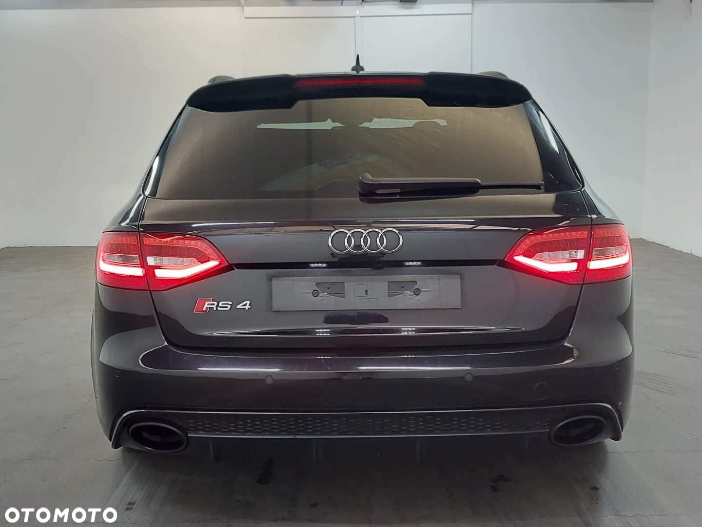 Audi RS4 Avant S tronic - 13