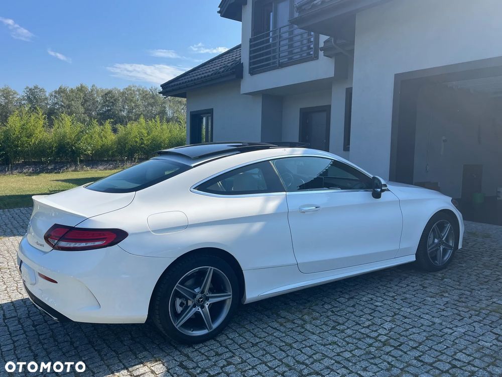 Mercedes-Benz Klasa C 300 Coupe 9G-TRONIC AMG Line - 12