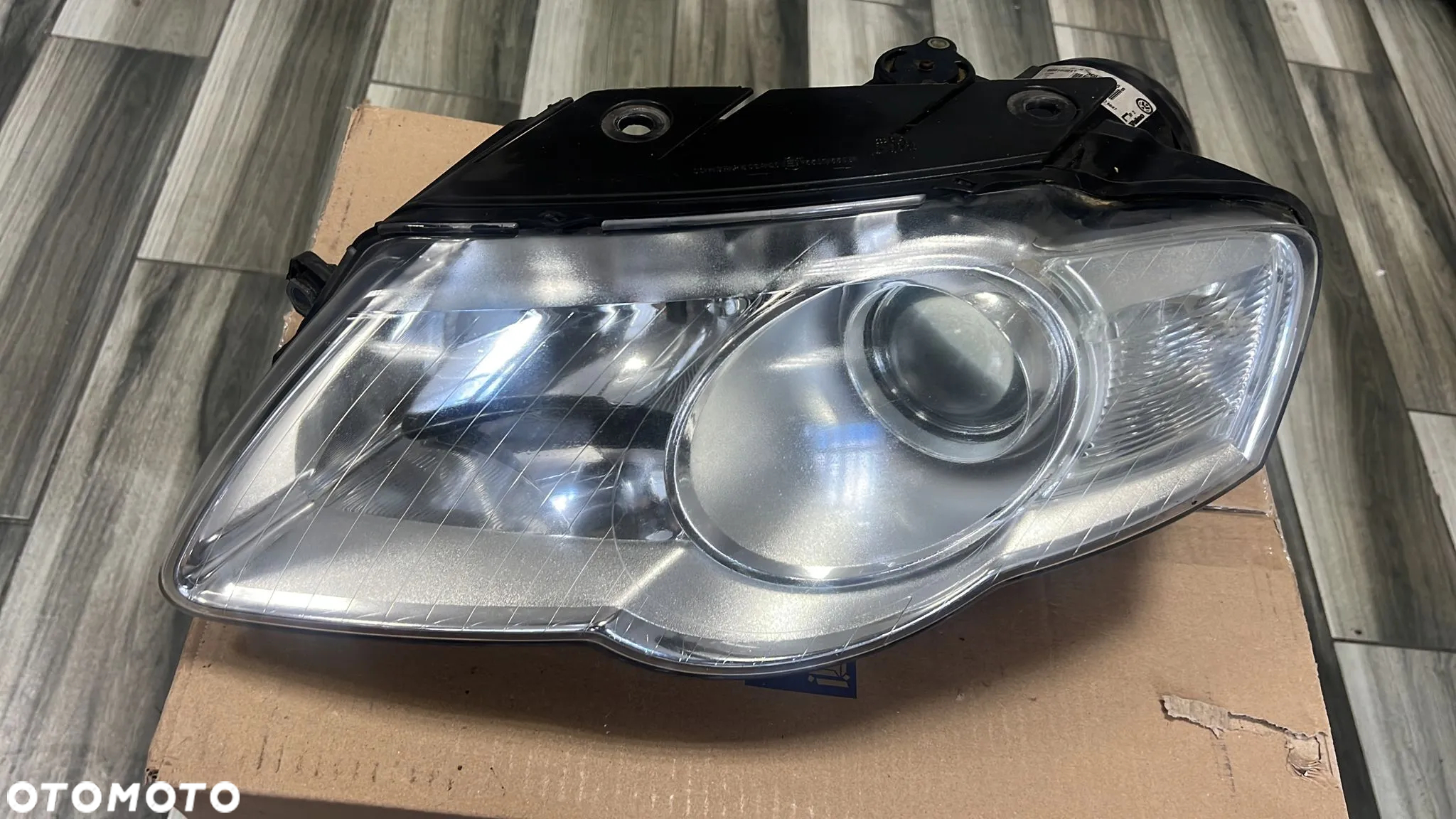 VW PASSAT B6 lampa prawa  przód - 8