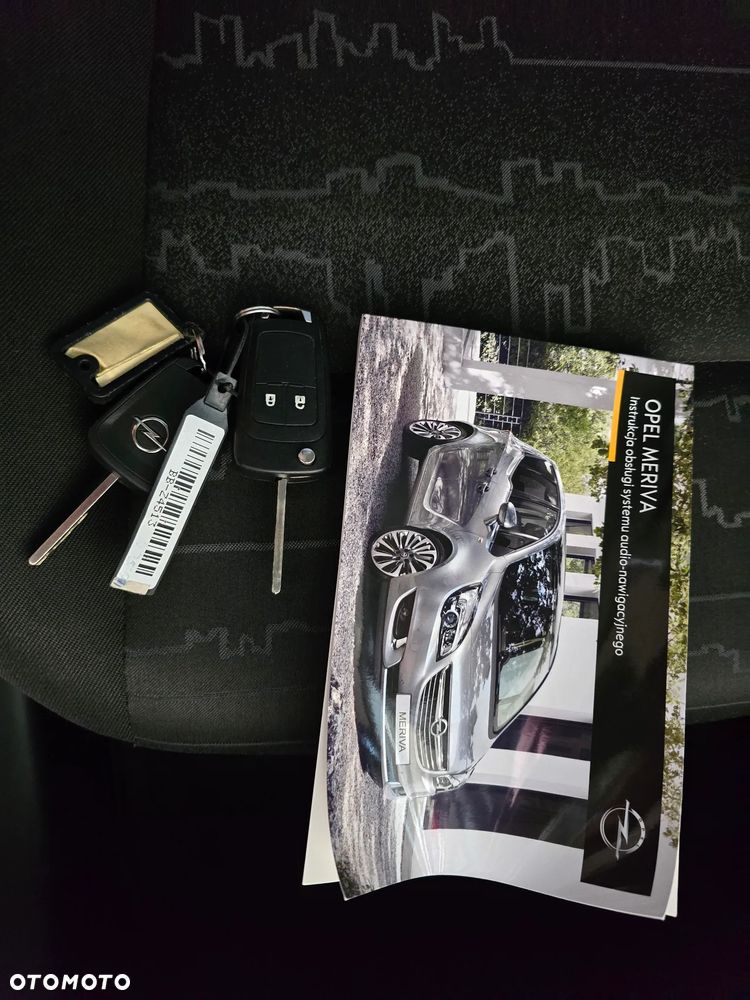 Opel Meriva 1.4 T Cosmo S&S - 32