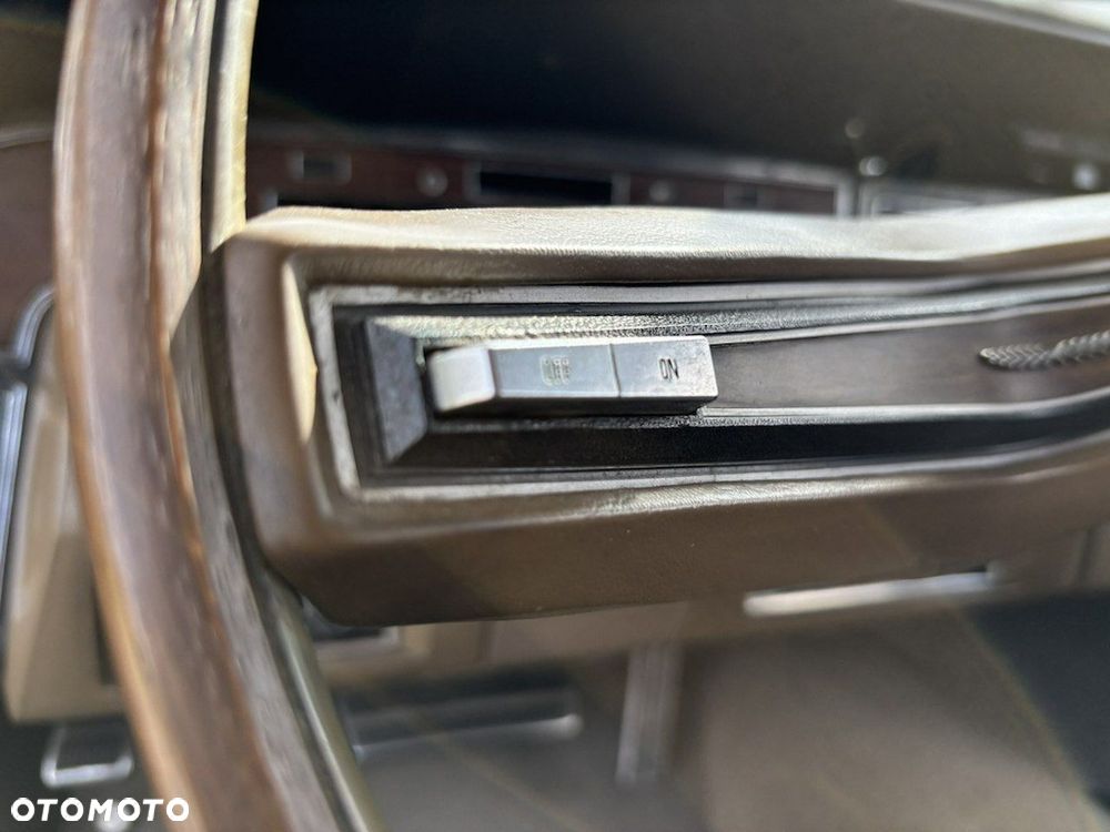 Lincoln Continental - 37