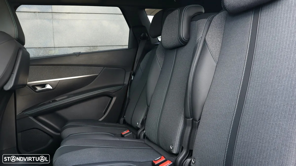 Peugeot 5008 1.5 BlueHDi Allure Pack EAT8 - 47
