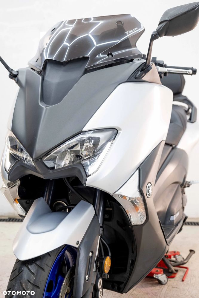 Yamaha Tmax - 10