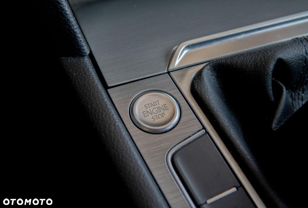 Volkswagen Passat - 24