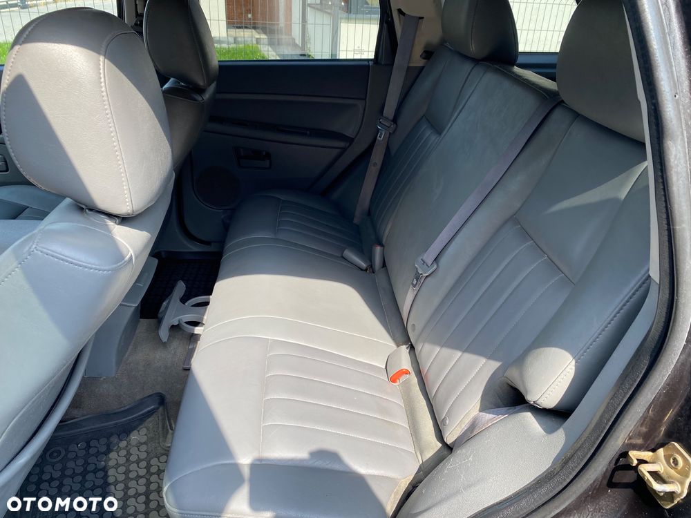 Jeep Grand Cherokee - 10