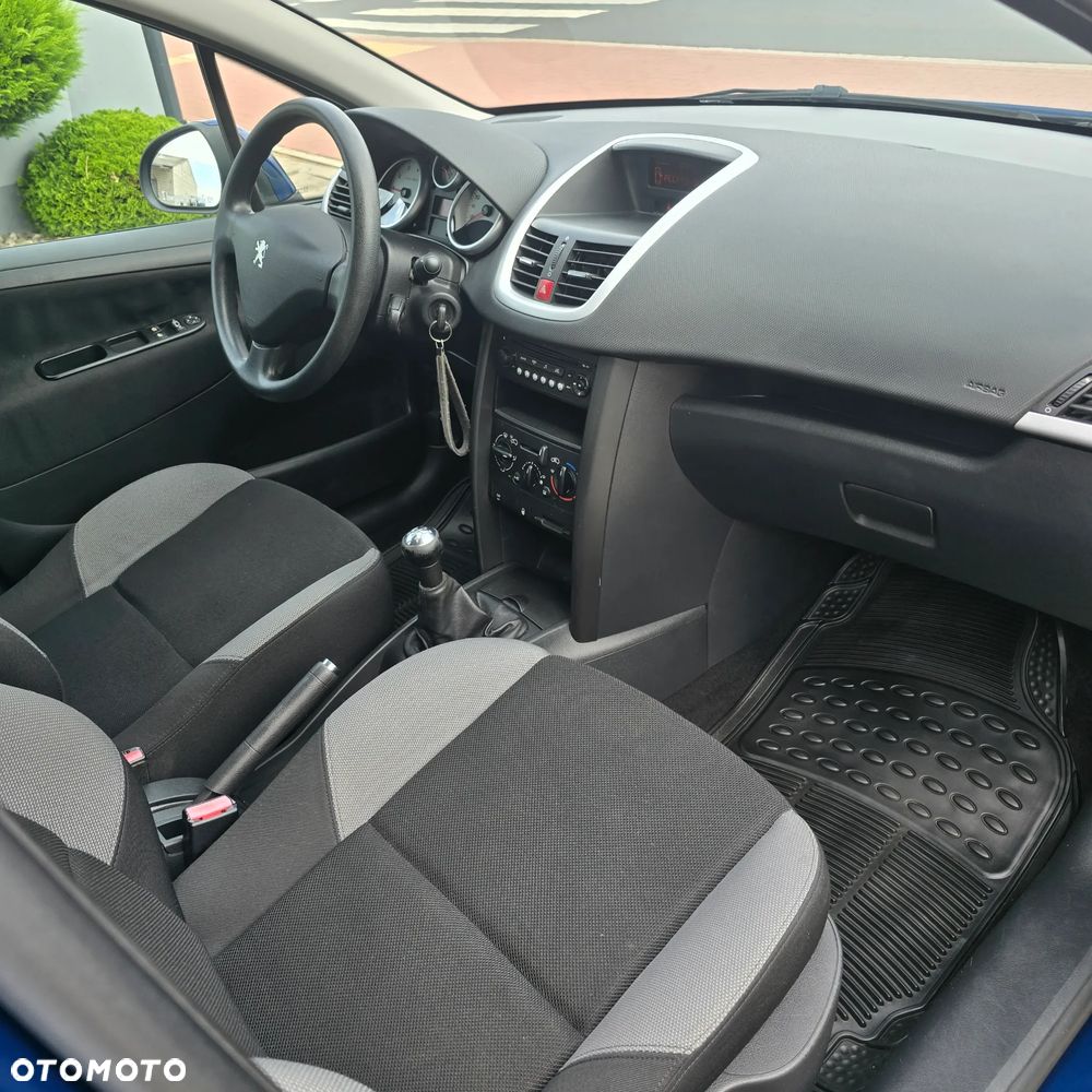 Peugeot 207 75 Urban Move - 13