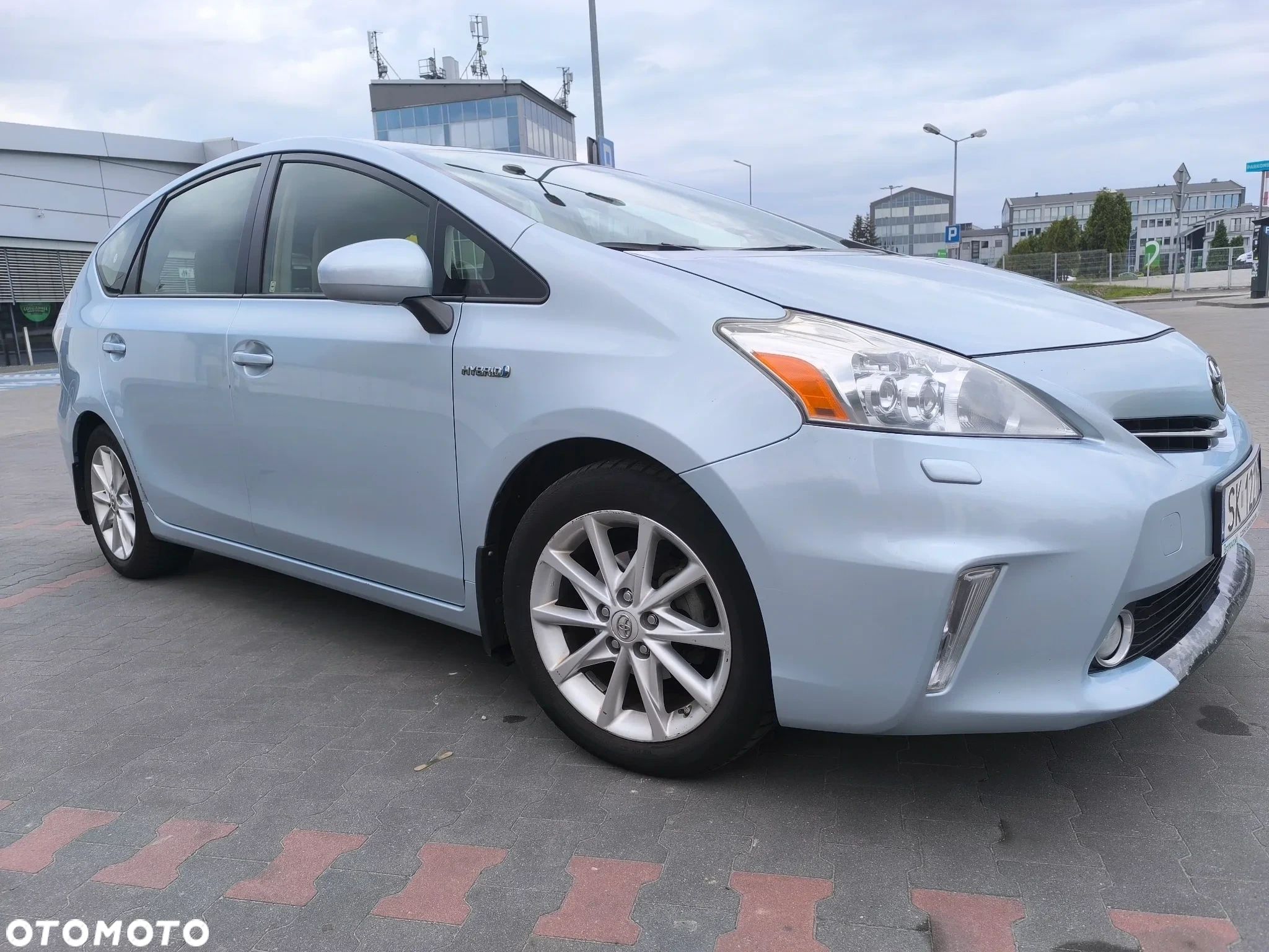 Toyota Prius+ - 1