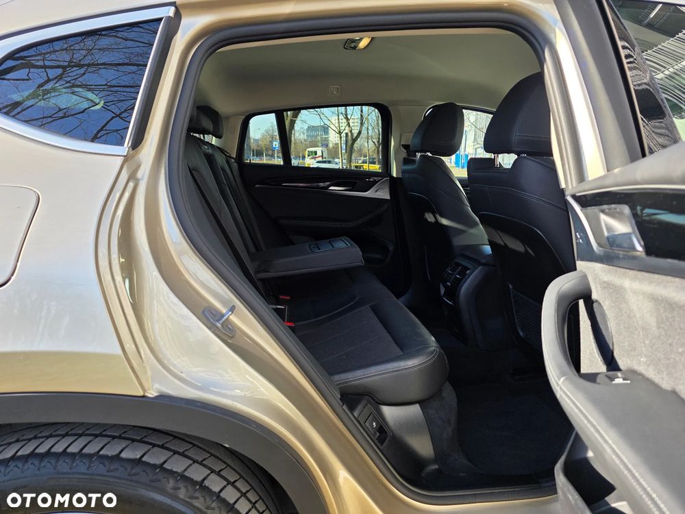 BMW X4 xDrive20i xLine sport - 33
