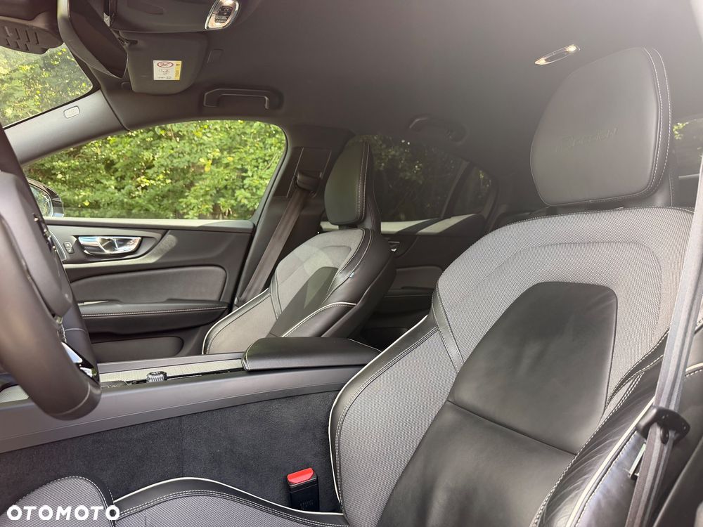 Volvo S60 T4 R-Design - 32