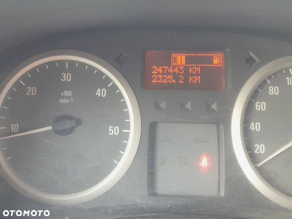Opel Vivaro - 9