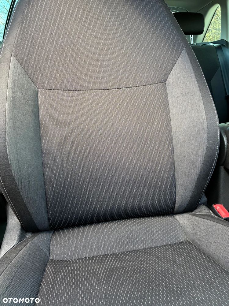 Skoda RAPID 1.2 TSI Ambition - 19