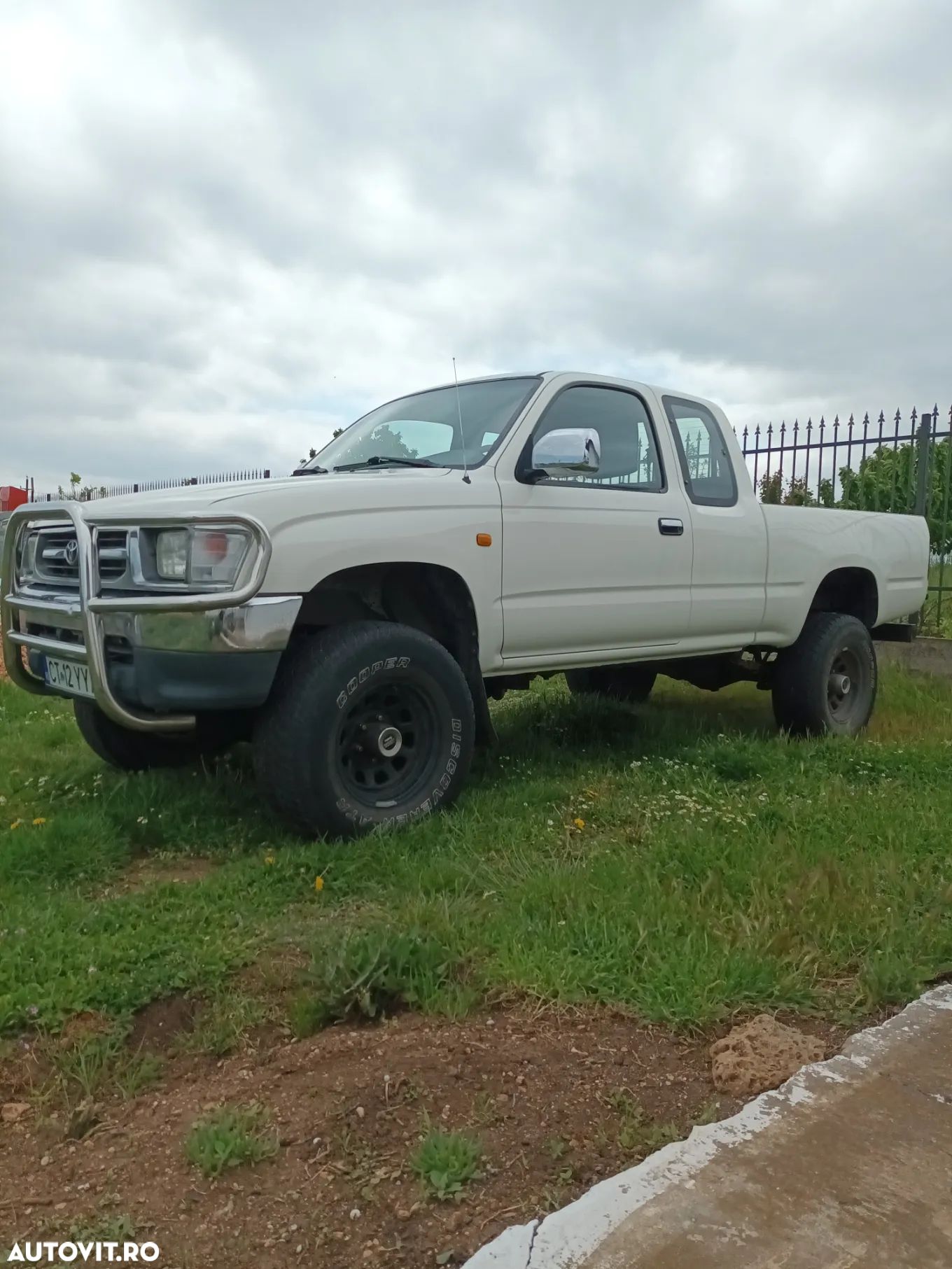 Toyota Hilux - 1