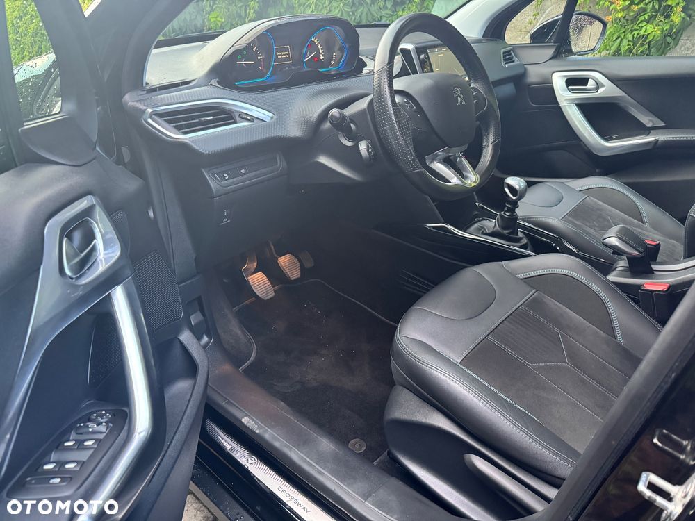 Peugeot 2008 1.2 Pure Tech GPF Allure S&S - 12