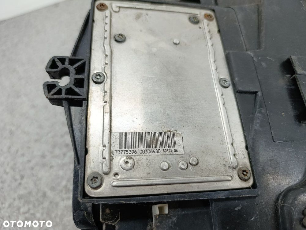 LAMPA PRZÓD LEWA XENON AUDI A4 B6 8E0941003C 8E0990007C 89305770  VALEO - 11