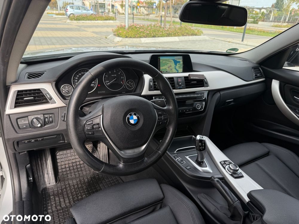 BMW Seria 3 318d Sport Line - 9