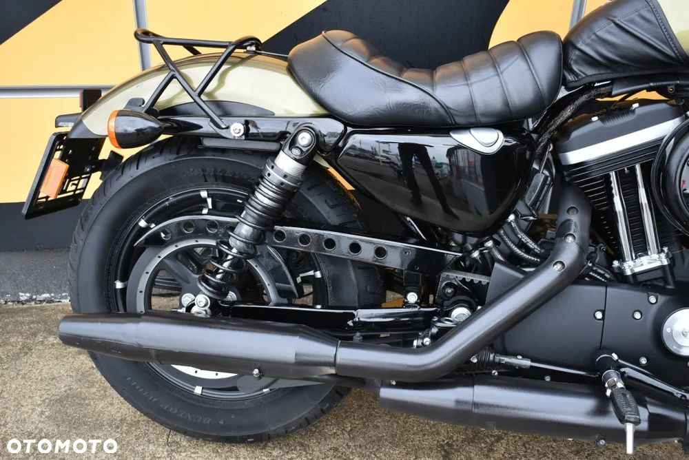 Harley-Davidson Sportster Iron 883 - 6