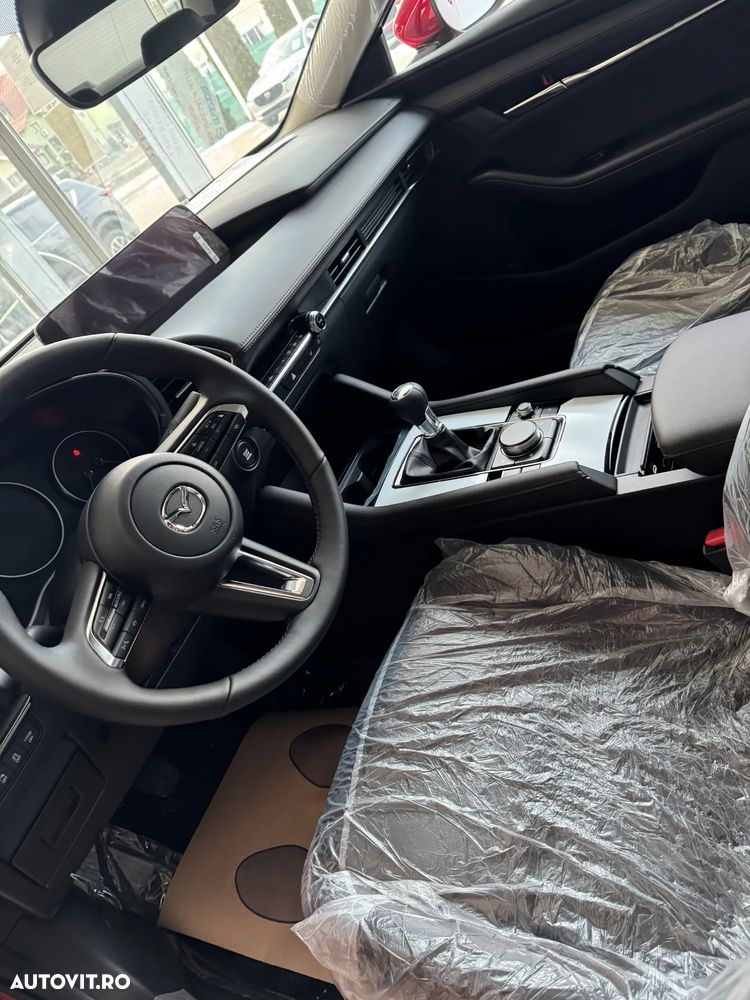 Mazda 3 e-SKYACTIV-G 140 M HYBRID CENTRE-LINE - 3