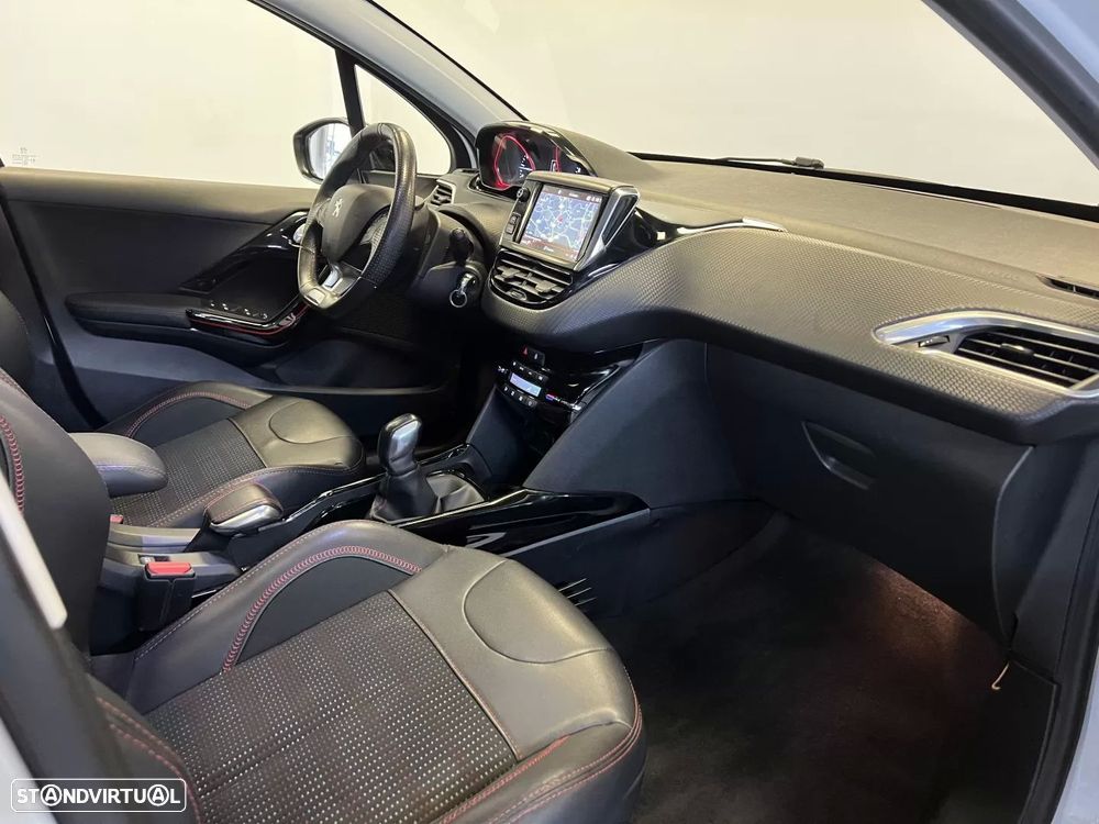 Peugeot 2008 1.2 PureTech GT Line - 18