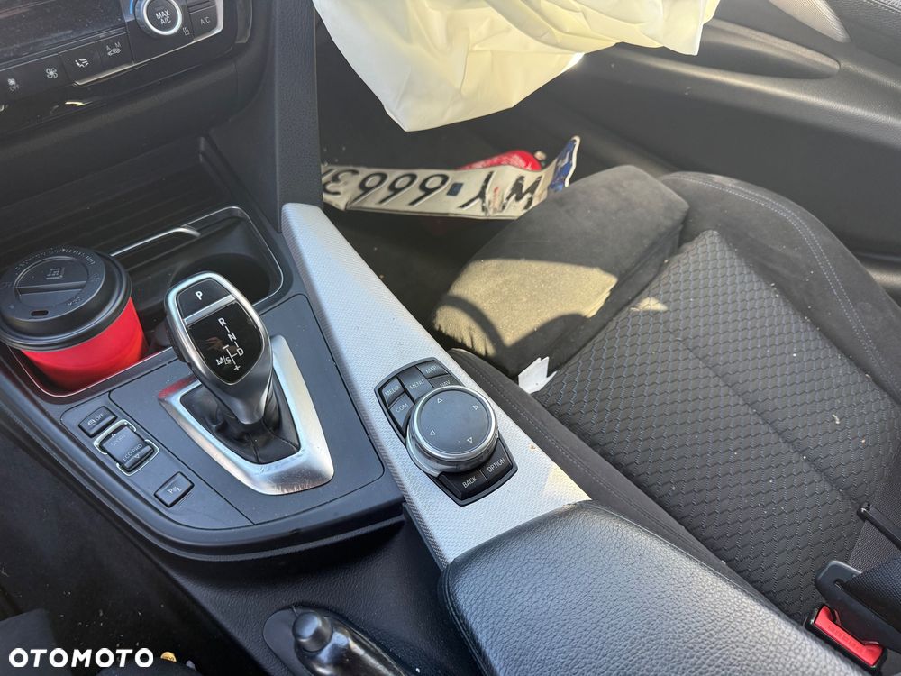 BMW Seria 3 320d M Sport - 8
