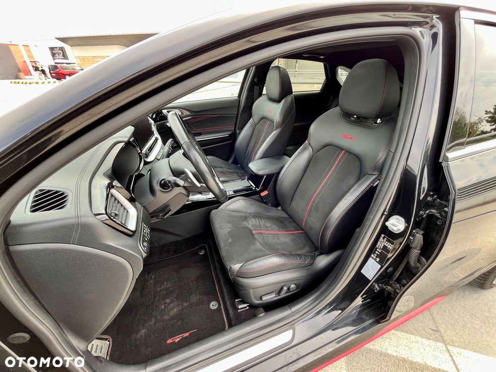 Kia ProCeed 1.6 T-GDI GT DCT - 14