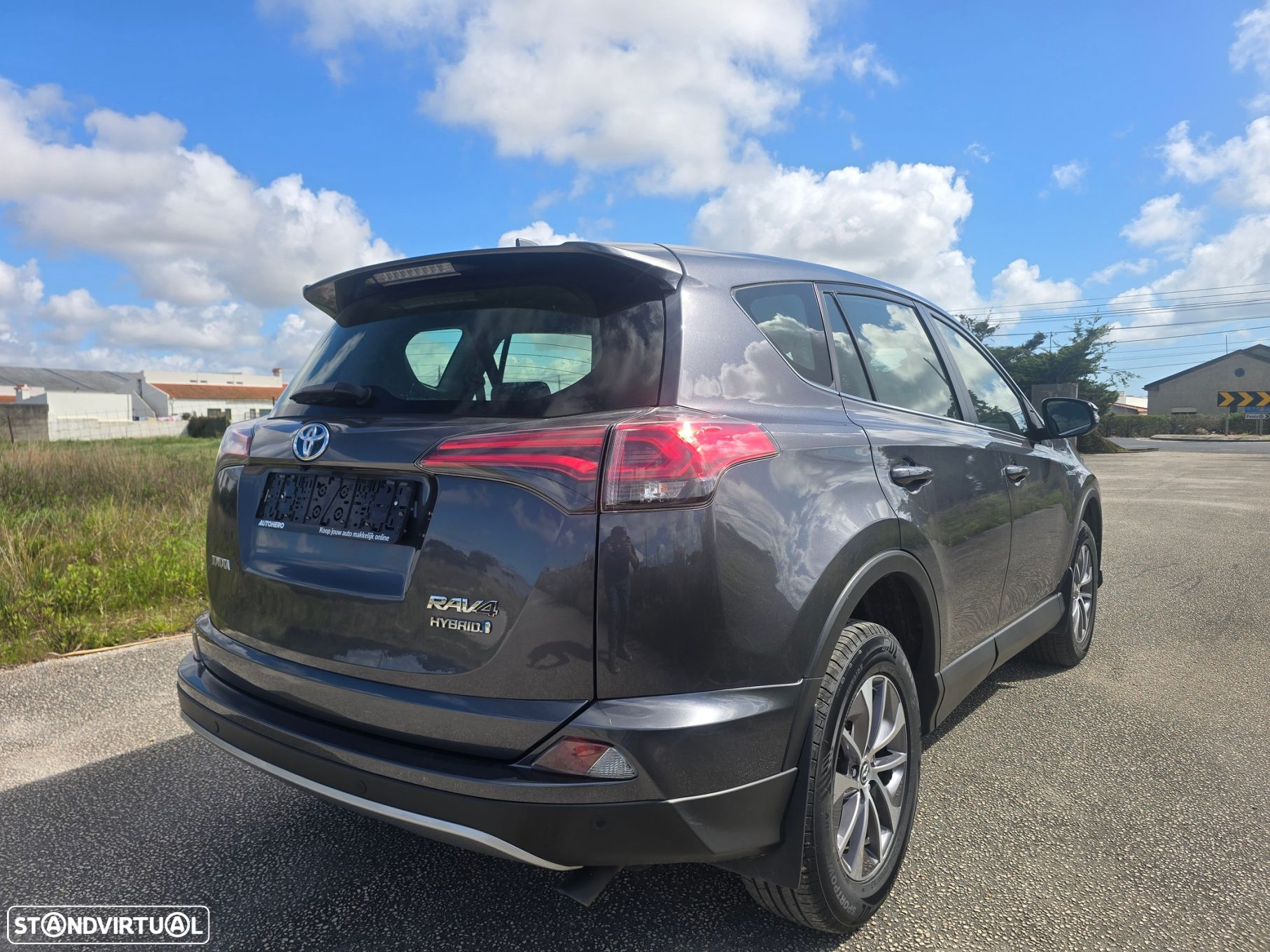 Toyota RAV4 - 6