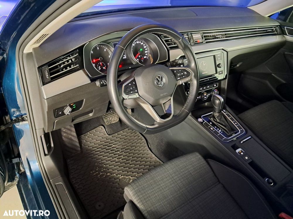 Volkswagen Passat - 10