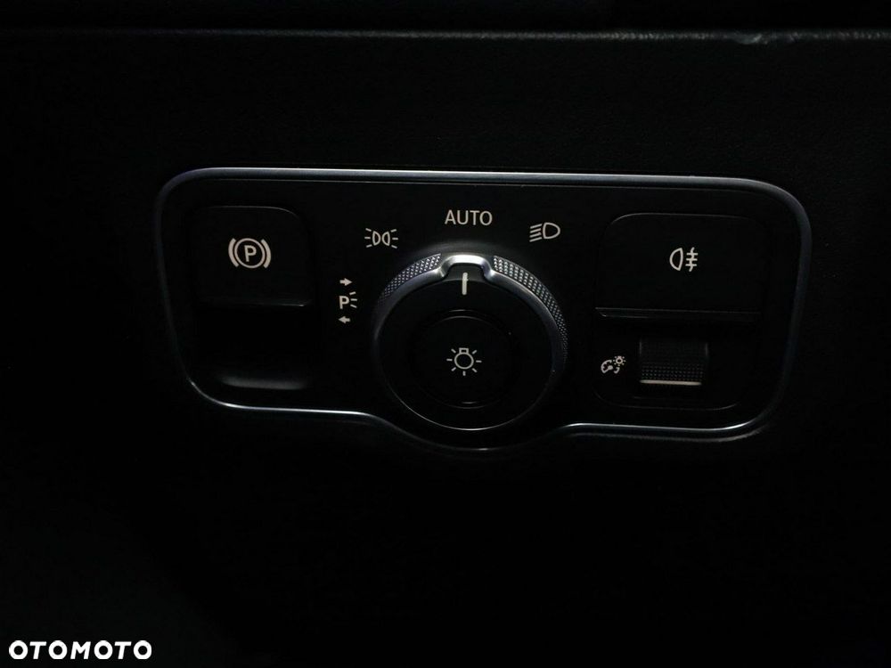 Mercedes-Benz Klasa B 180 d AMG Line 8G-DCT - 36