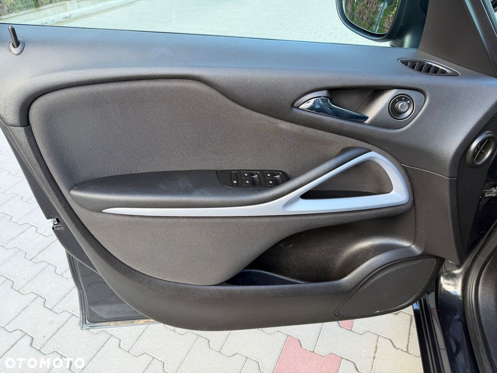 Opel Zafira - 10