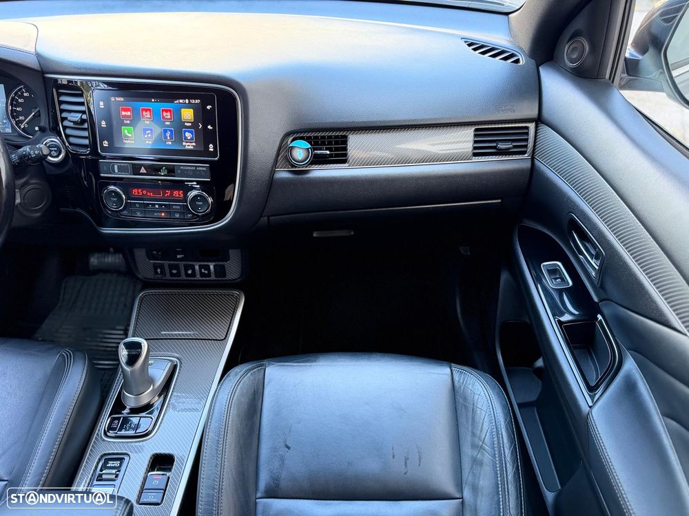 Mitsubishi Outlander - 31