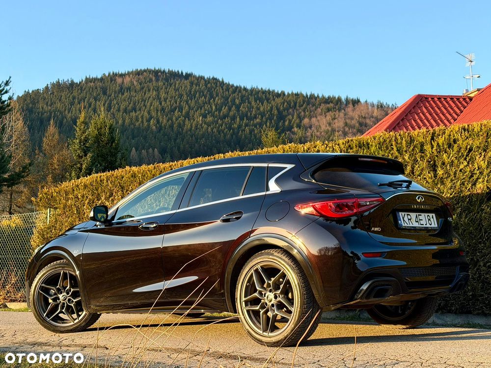 Infiniti Q30 2.0t Sport AWD 7DCT - 8