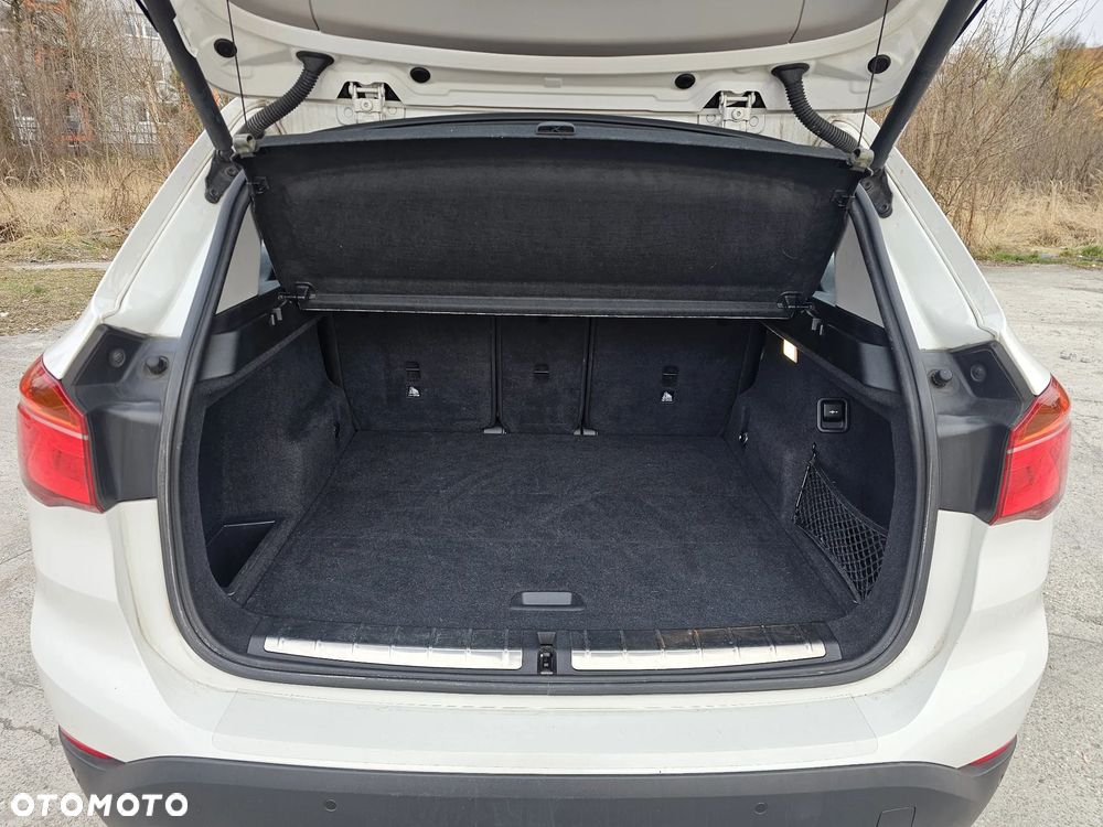 BMW X1 sDrive18d xLine - 25