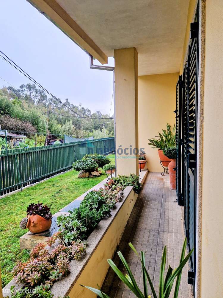 Moradia térrea - Bom estado de conservação - Grande imagem: 2/23