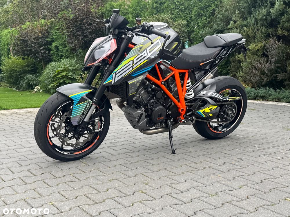 KTM Super Duke - 13