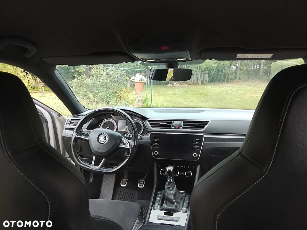 Skoda Superb 2.0 TDI Sportline - 8