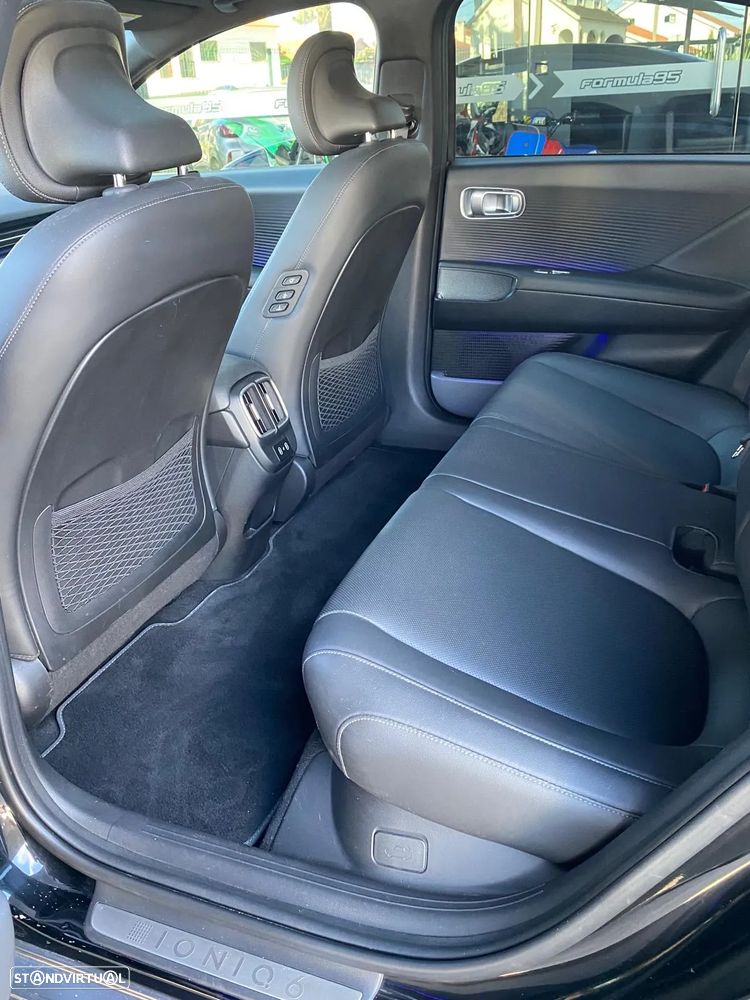 Hyundai Ioniq 6 77,4 kWh 4WD Uniq - 17