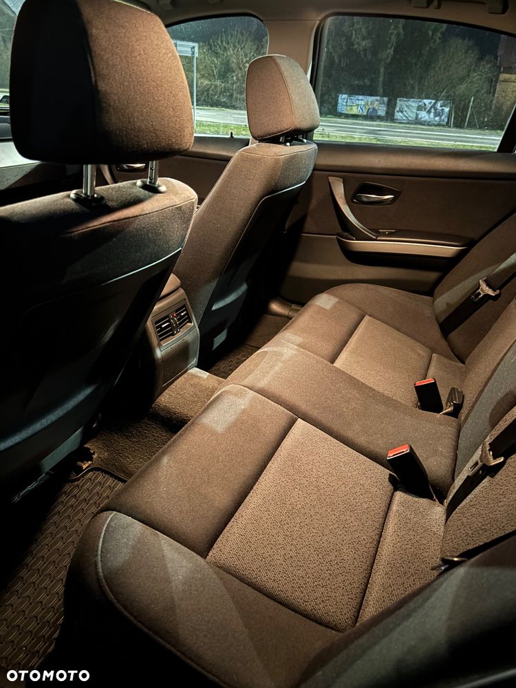 BMW Seria 3 320i - 9