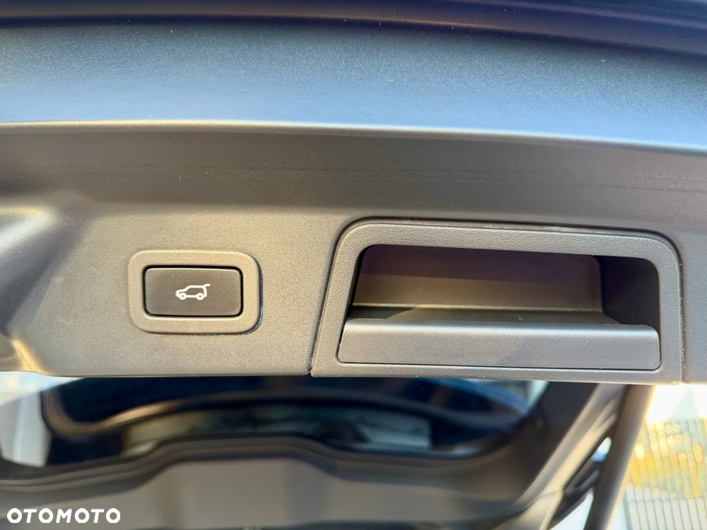 Land Rover Range Rover Velar 3.0 D300 mHEV R-Dynamic SE - 10