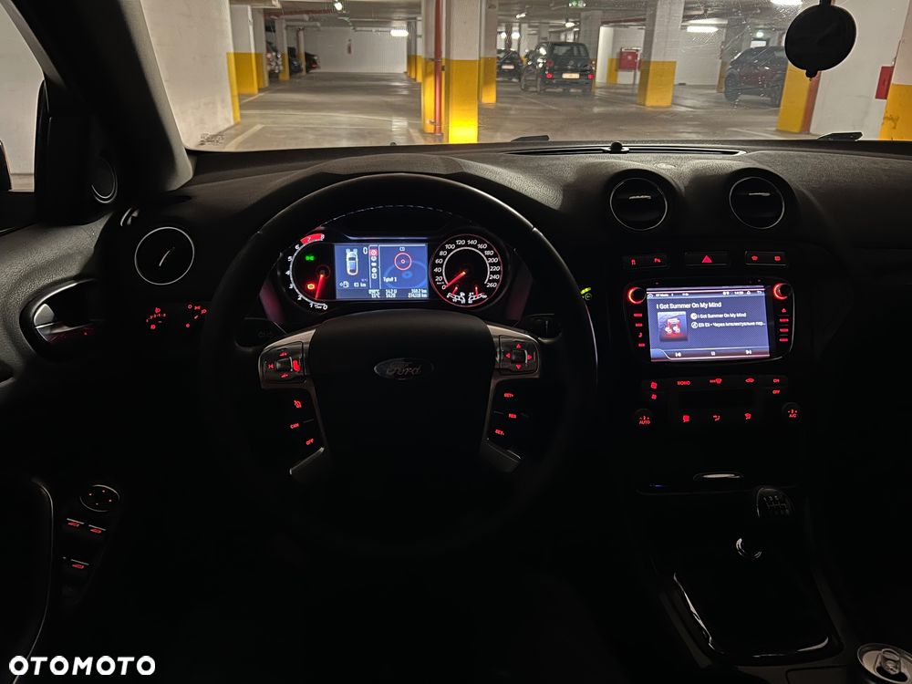 Ford Mondeo 2.5 Ghia - 19