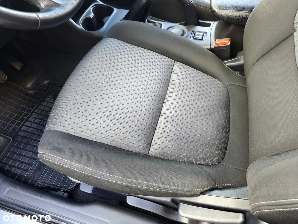 Mitsubishi Outlander 2.0 Intense 2WD - 14