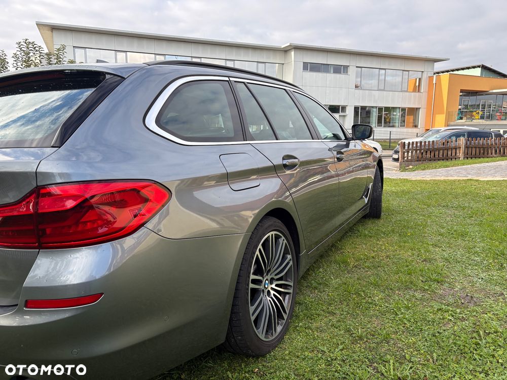BMW Seria 5 530d xDrive Sport Line - 5