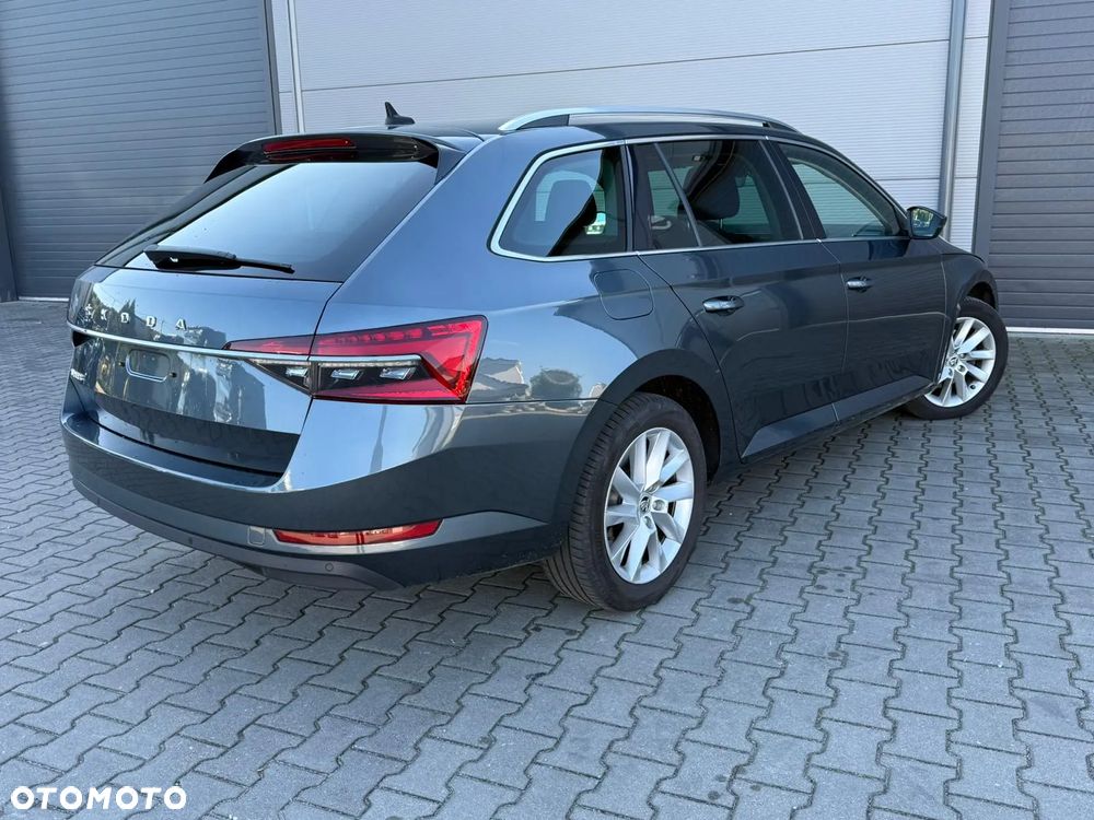 Skoda Superb 2.0 TDI Ambition DSG - 8
