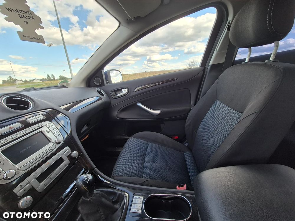 Ford Mondeo 2.0 Ghia X100 / X - 18