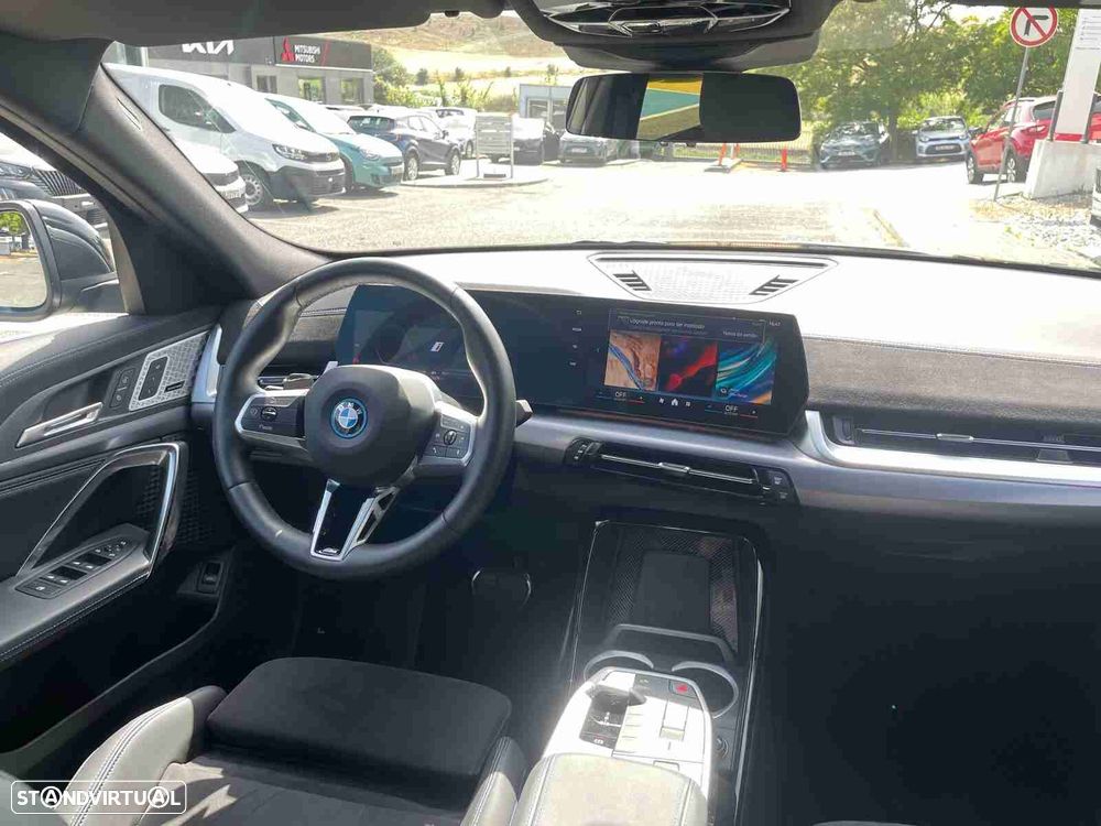 BMW iX2 eDrive20 - 10