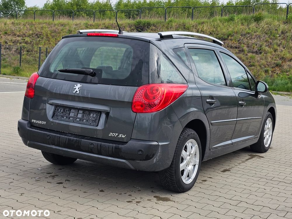 Peugeot 207 1.4 16V Trendy - 3