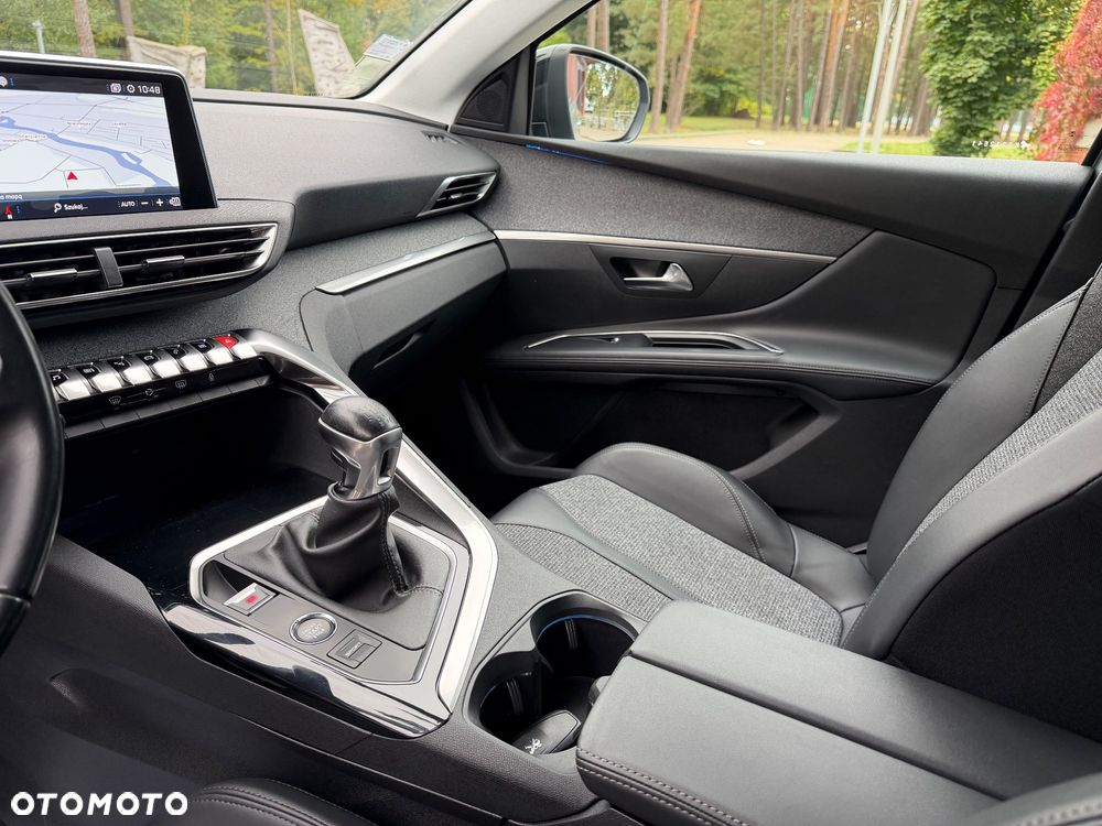 Peugeot 5008 1.5 BlueHDI Allure S&S - 19
