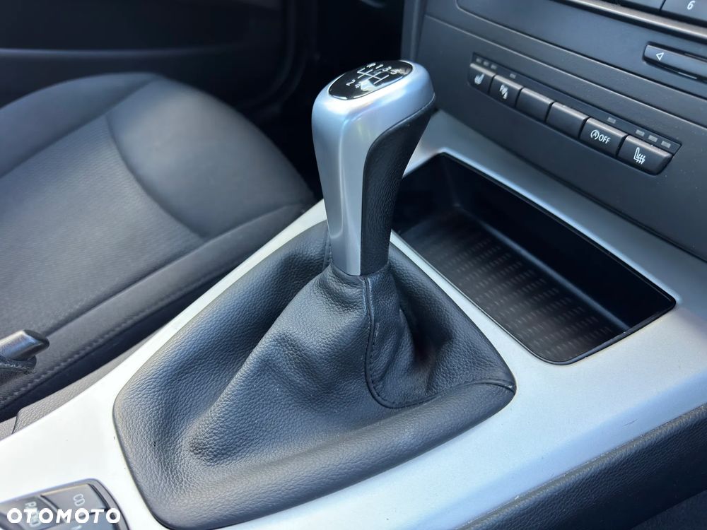 BMW Seria 3 320i Edition Sport - 28