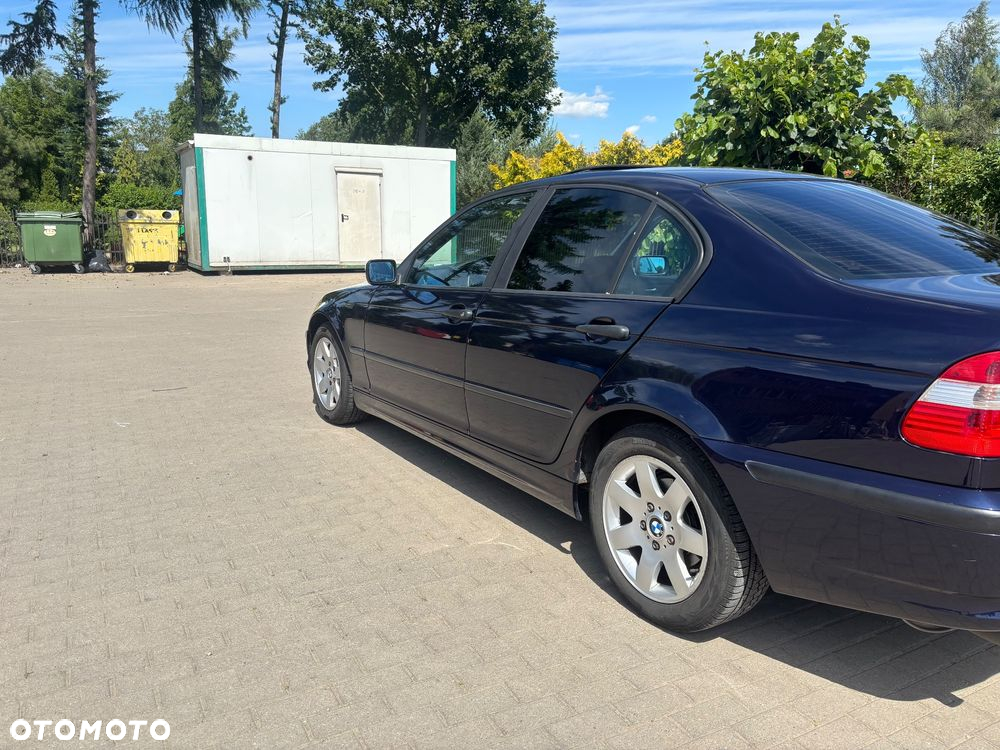 BMW Seria 3 318i - 5