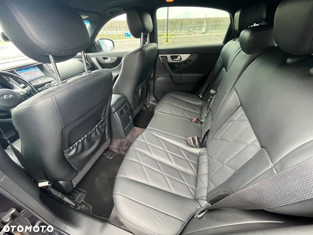 Infiniti QX70 3.0d S - 18