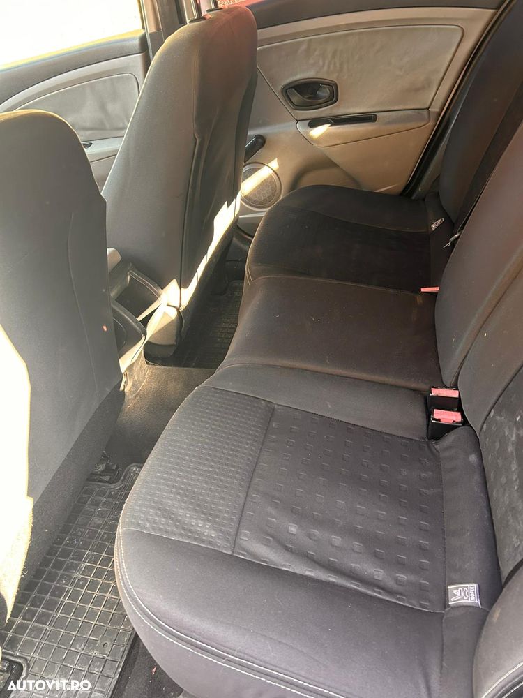 Renault Megane 1.5 dCi Authentique - 6