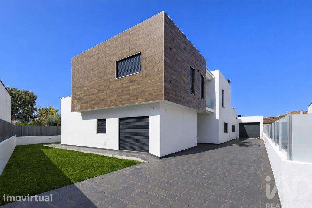 Casa / Villa T5 em Azeitão (São Lourenço e São Simão) de 247,00 m2 - Grande imagem: 3/30